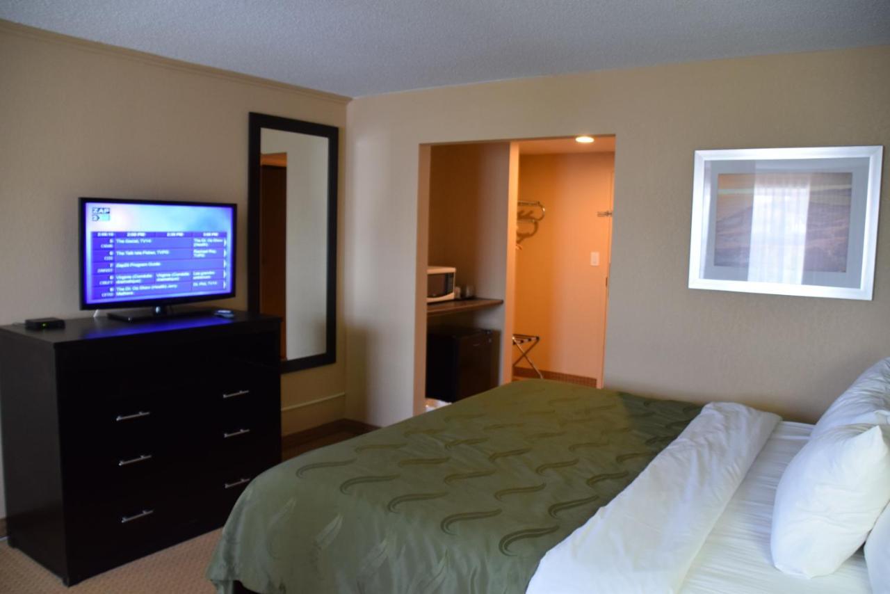 Quality Inn Bracebridge Buitenkant foto