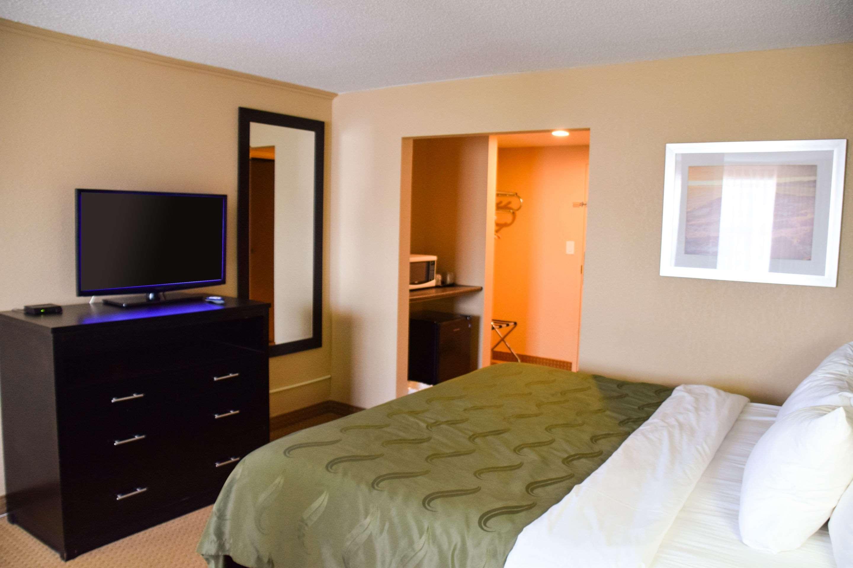 Quality Inn Bracebridge Buitenkant foto