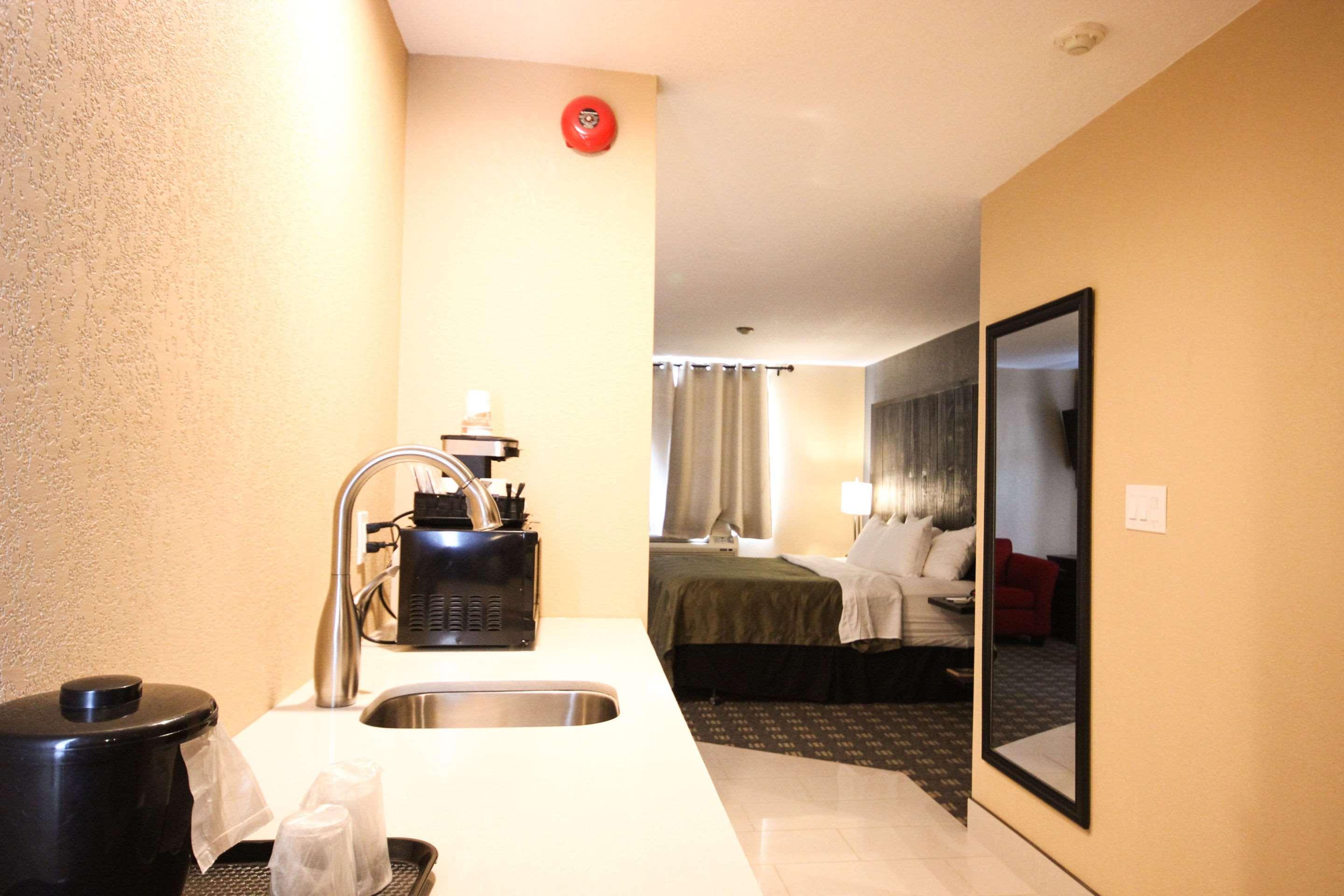 Quality Inn Bracebridge Buitenkant foto