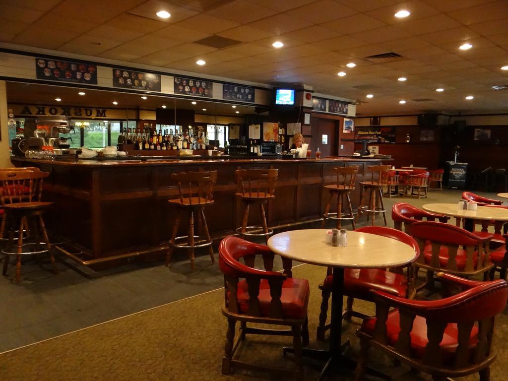 Quality Inn Bracebridge Buitenkant foto