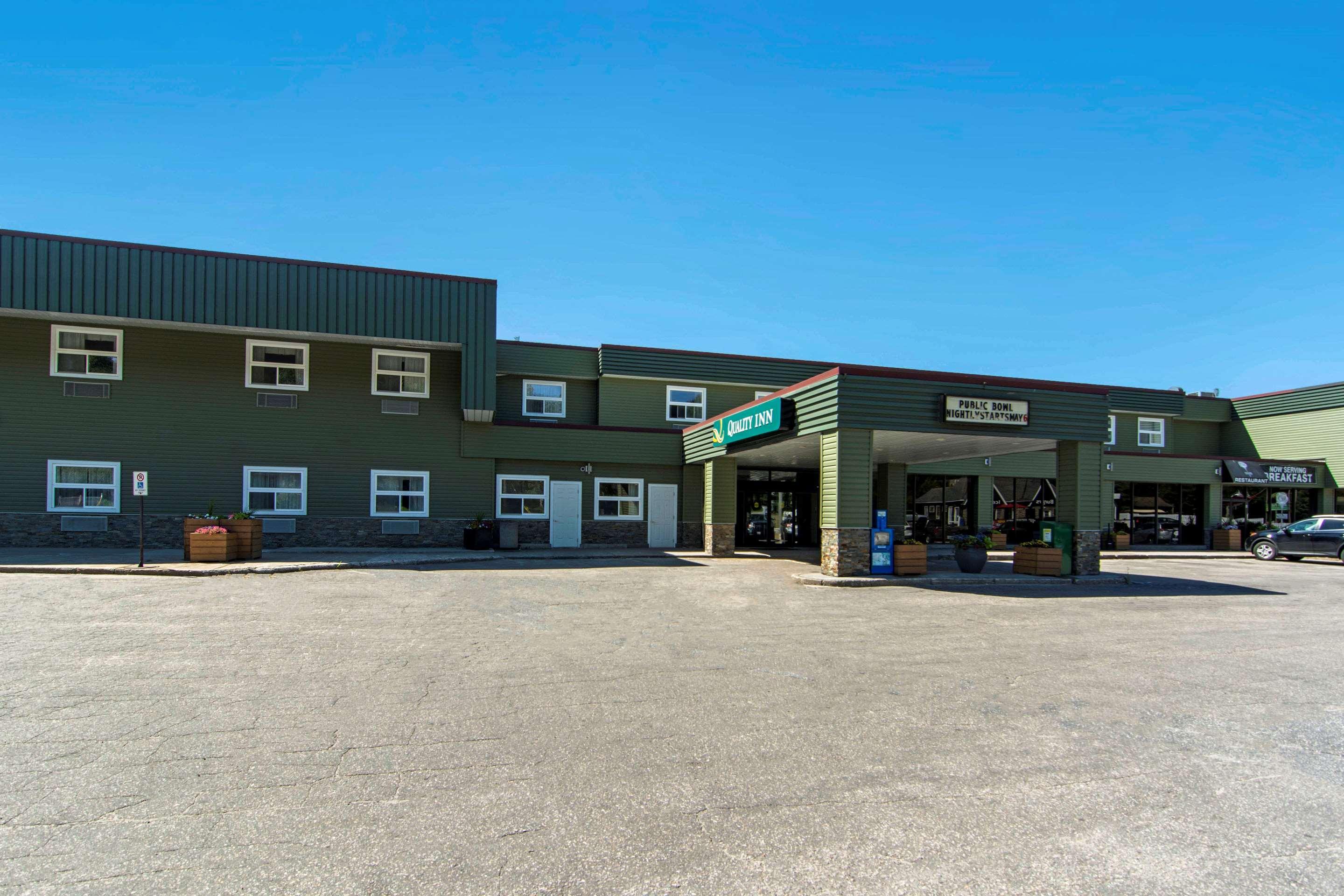 Quality Inn Bracebridge Buitenkant foto