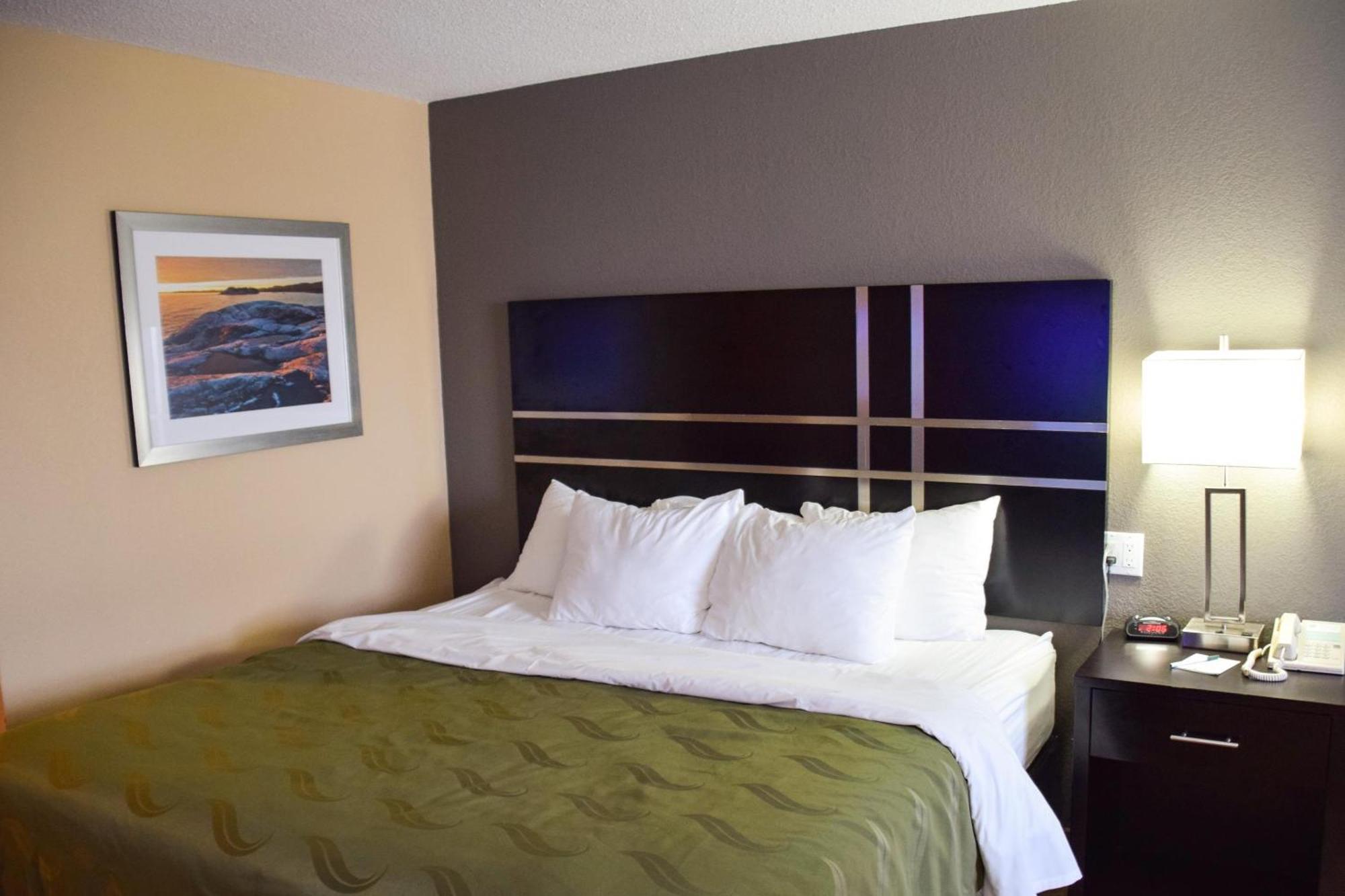 Quality Inn Bracebridge Buitenkant foto